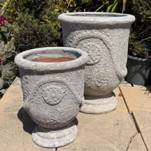 Atlantis White Pedestal Pot