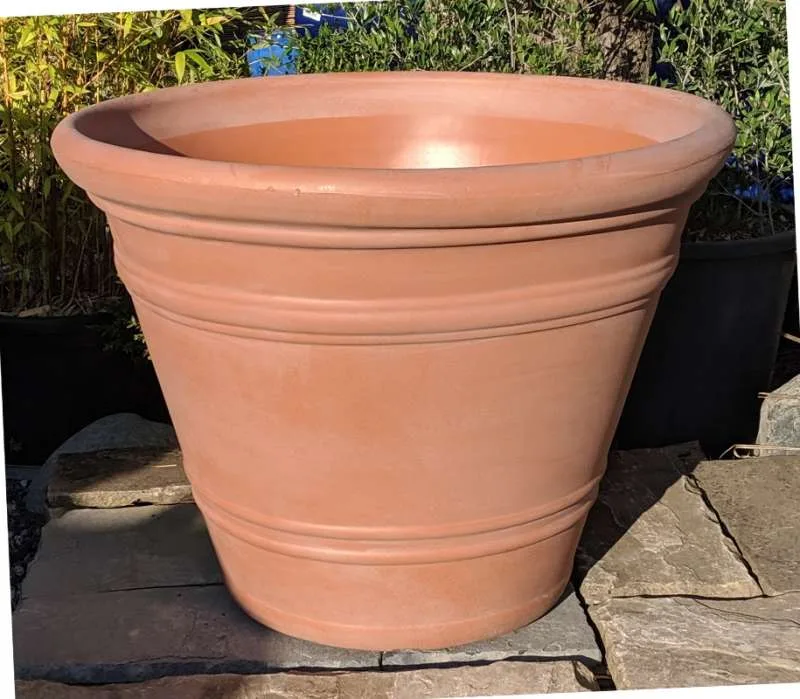 Light Weight Heavy Rimmed Pot