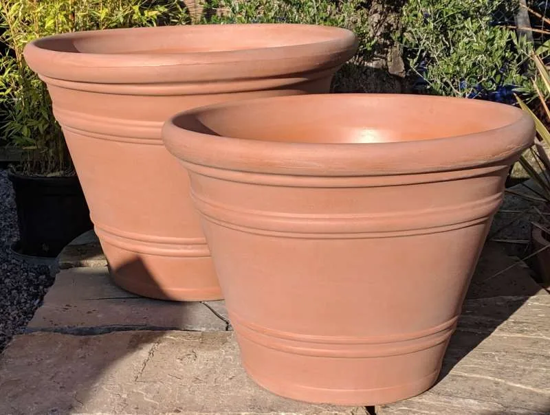 Light Weight Heavy Rimmed Pot - Image 2