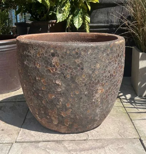Atlantis Rust Giant Egg Pot - Image 3