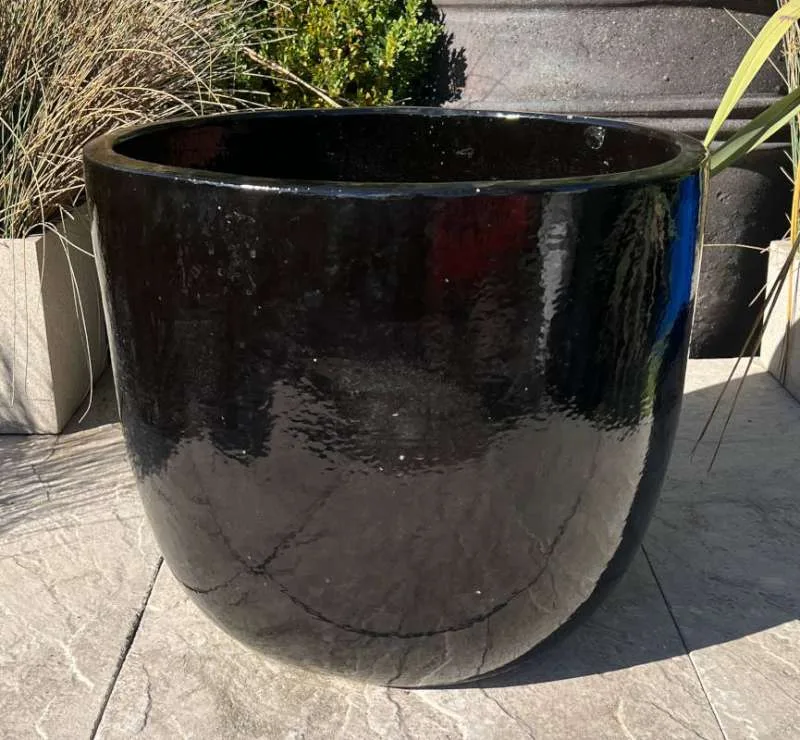 Glazed Black Vaso Egg Pot - Image 2