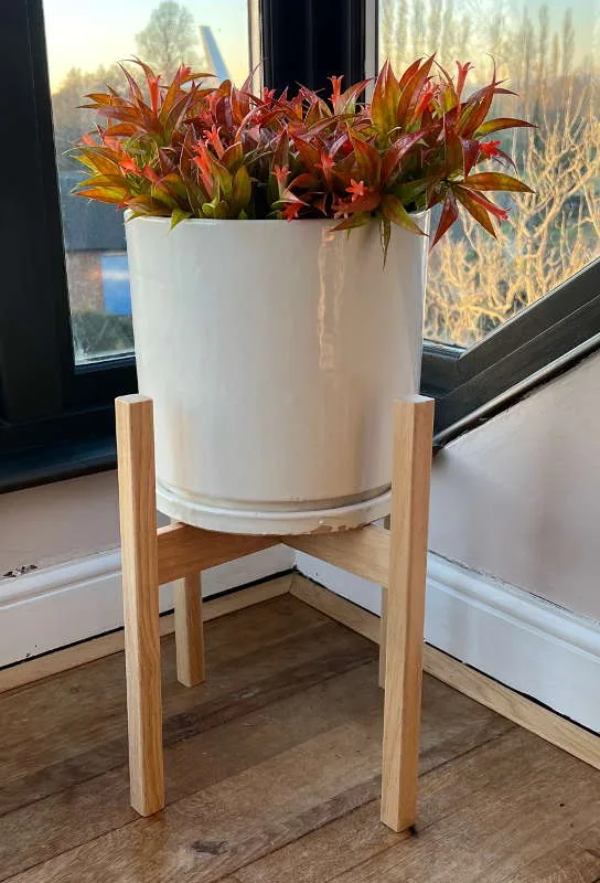 Wooden Pot Stand Medium