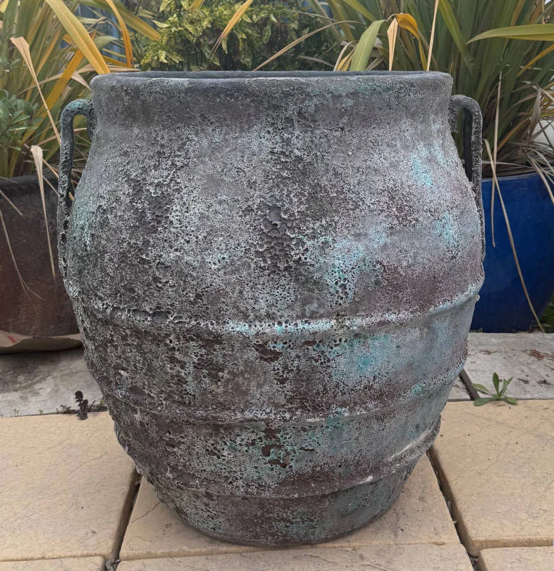 Atlantis Tall Cauldron