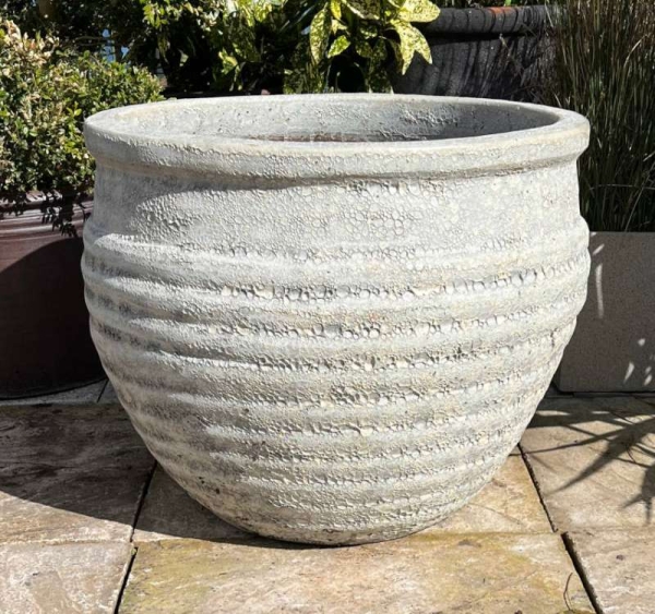 Atlantis White BeeHive Pot - Image 2