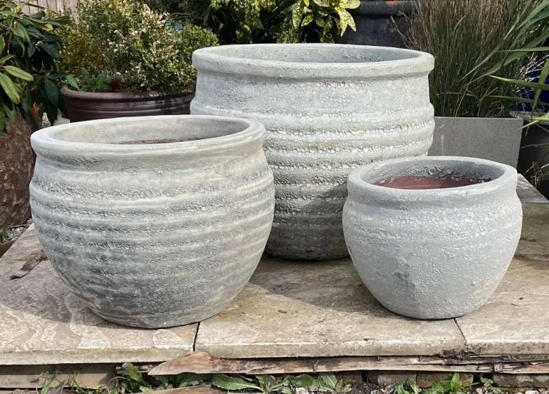 Atlantis White BeeHive Pot