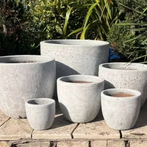Atlantis White Giant Egg Pot