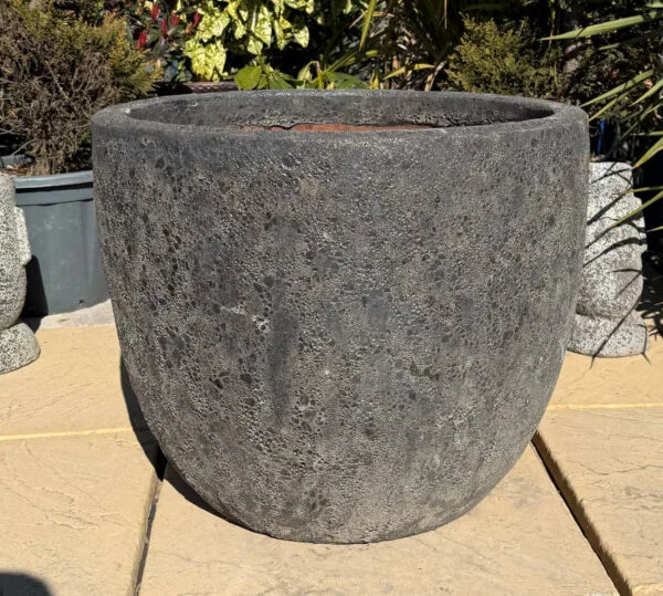 Atlantis Black Giant Egg Pot - Image 2