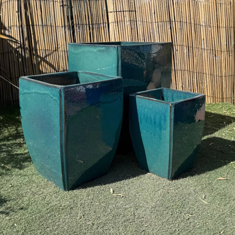 Glazed Green Curved Camilla