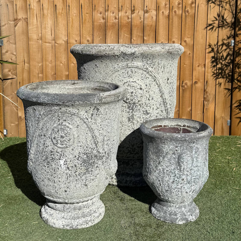Atlantis White Pedestal Pot